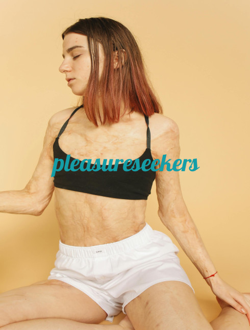 {@$pp->phone.' '.@$pp->name.'-Escort '.@$pp->city->name.' -Pleasure Seekers'}}